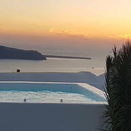 Blue & White Holiday home Imerovigli (Santorini)